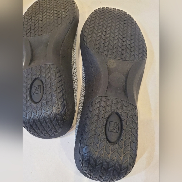 Clark Vintage Wonen's Black Slip-On Shoes Sz 9 - Picture 4 of 13